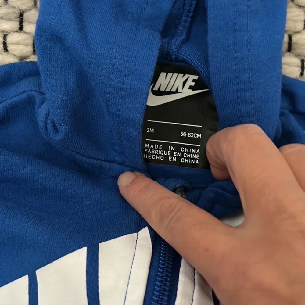 Nike zip Front Hooded Jumpsuit. Size 3‎ mo